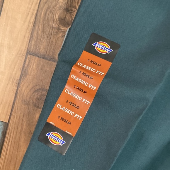 Boys 6/7 bear T-shirt with green dickies - Picture 9 of 14